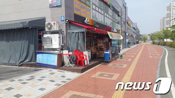 전북혁신도시 상가들 차량 잠깐 세울 곳 만들어달라