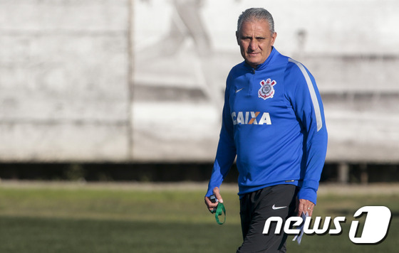 [해외축구] 둥가 떠난 브라질, 바치 감독 선임…올림픽과 이원화