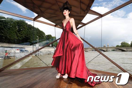[사진] 제시카 민 안의 붉은 유혹
