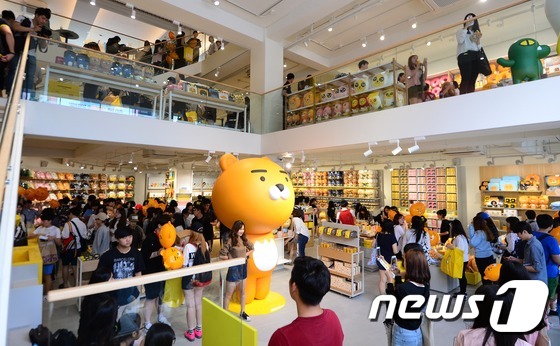 카카오프렌즈 플래그십 스토어 1호점 오픈 첫 날