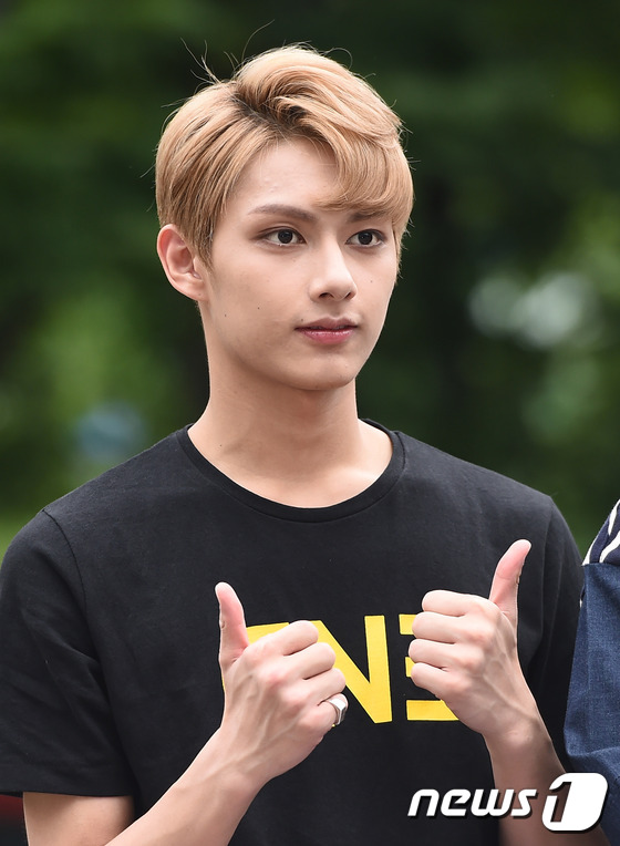 세븐틴 준, 남다른 비주얼 아주 NICE