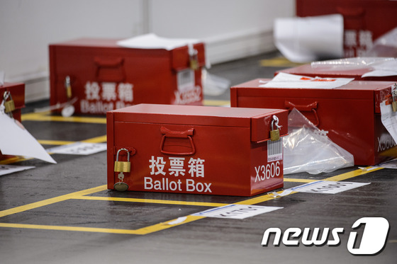 홍콩 입법회 선거 독립진영 선전…우산혁명 주역 당선