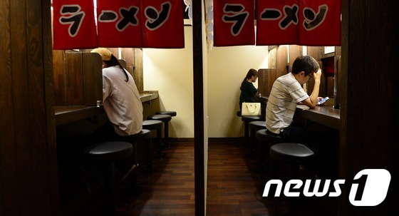 늘어나는 혼밥족에 혼밥식당 인기