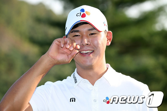 김시우의 미소
