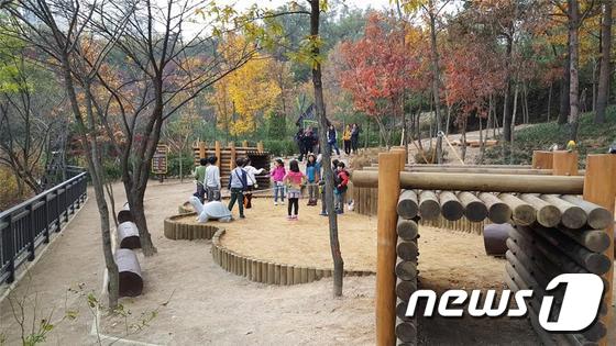 강북구 북한산 도시자연공원에 유아숲 체험장