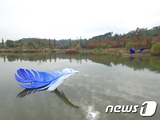 자연 자체로 아름다운데, 왜?…순천만 국제자연환경 미술제