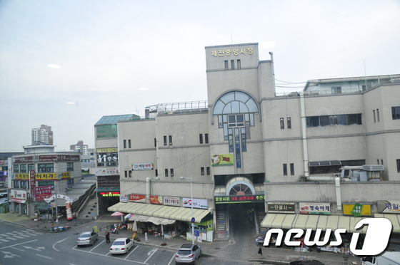제천중앙시장, 26년째 법정 주차공간 없이 영업 논란