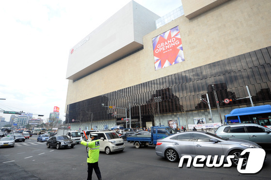동대구복합환승센터 운행시작... 주변도로는 거북이 걸음