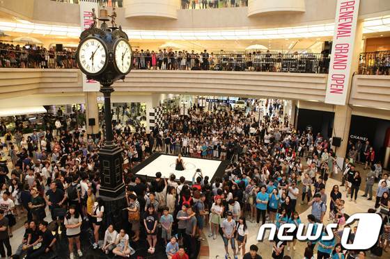 AK플라자 4년간 평균 6% 성장…나홀로 성장 비결은