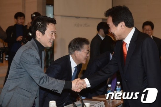 오늘 같은자리에서 만난 문재인 안철수 손학규 남경필 | 인스티즈