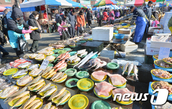 싱싱한 수산물이 왔어요