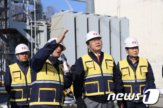 한전 경기본부, 주형환 산업부장관과 전력설비 점검