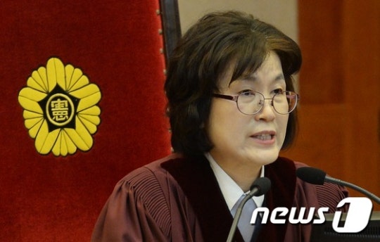 이정미 "朴측 모욕적 언사 참았는데 지나치다"강력 경고 | 인스티즈