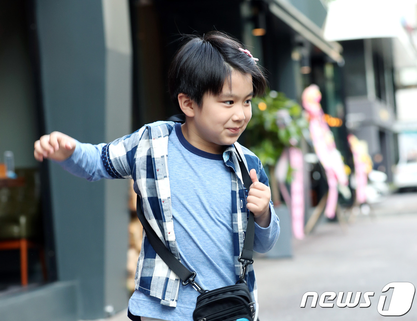 이로운, 내 주먹을 받아라~