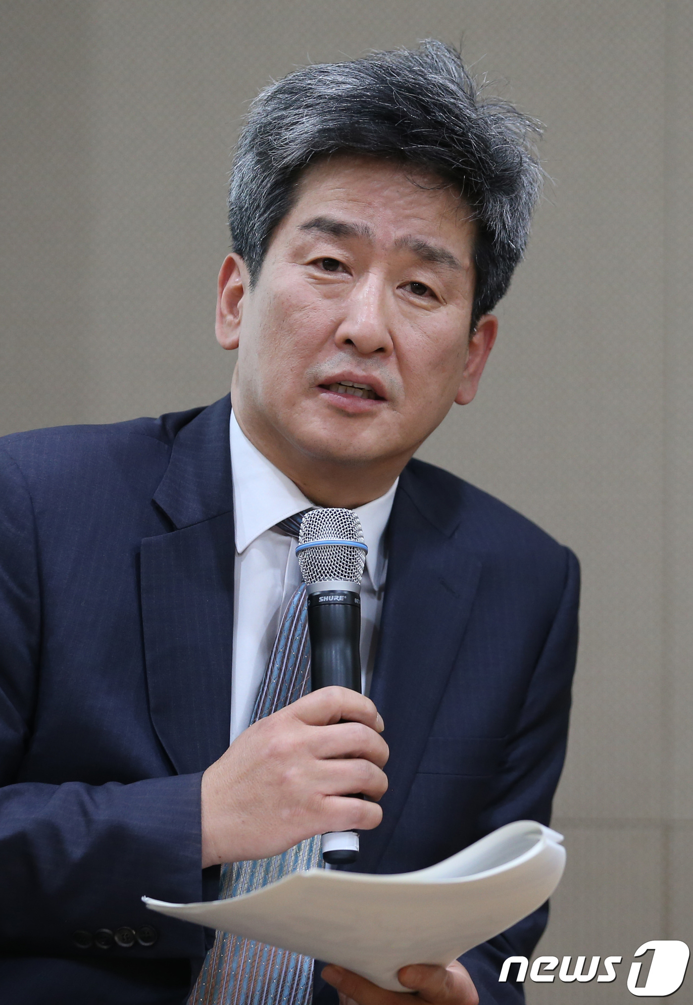 발언하는 이진우 GFM투자연구소장
