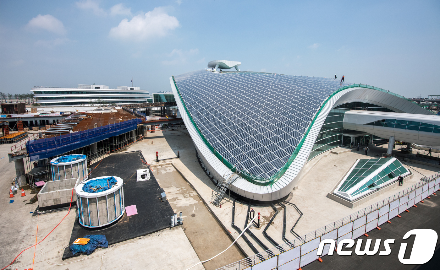인천국제공항 제2여객터미널은 공사중
