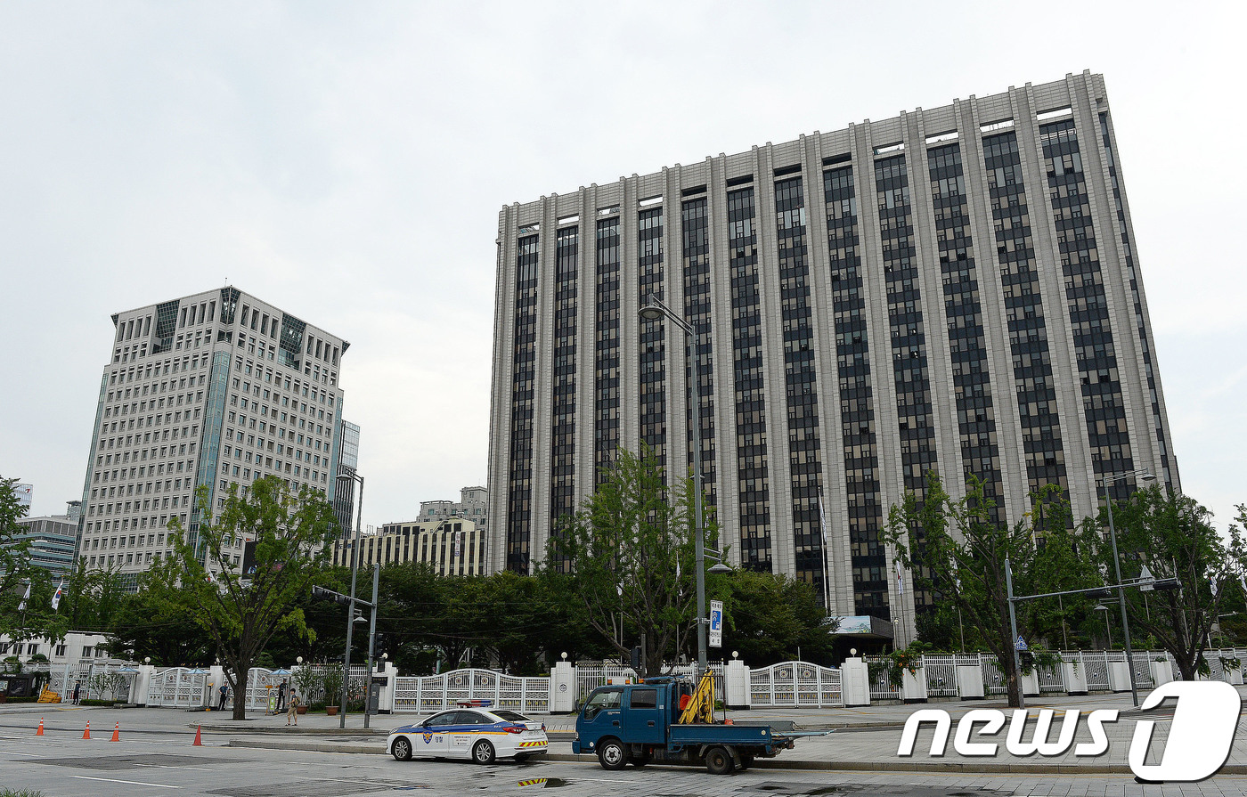 대통령 집무실 정부서울청사 이전, 靑 아직 추진단계 아니다 