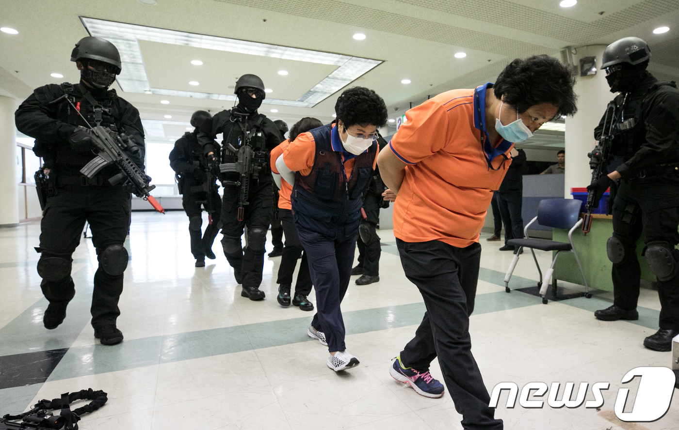 을지연습, 인질을 무사히 구출하라