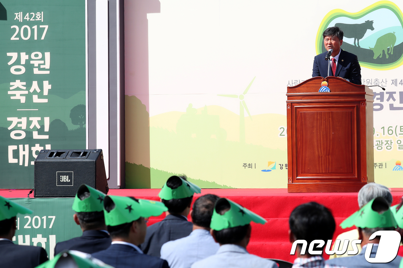 강원축산경진대회 인사말하는 김동일 강원도의회 의장