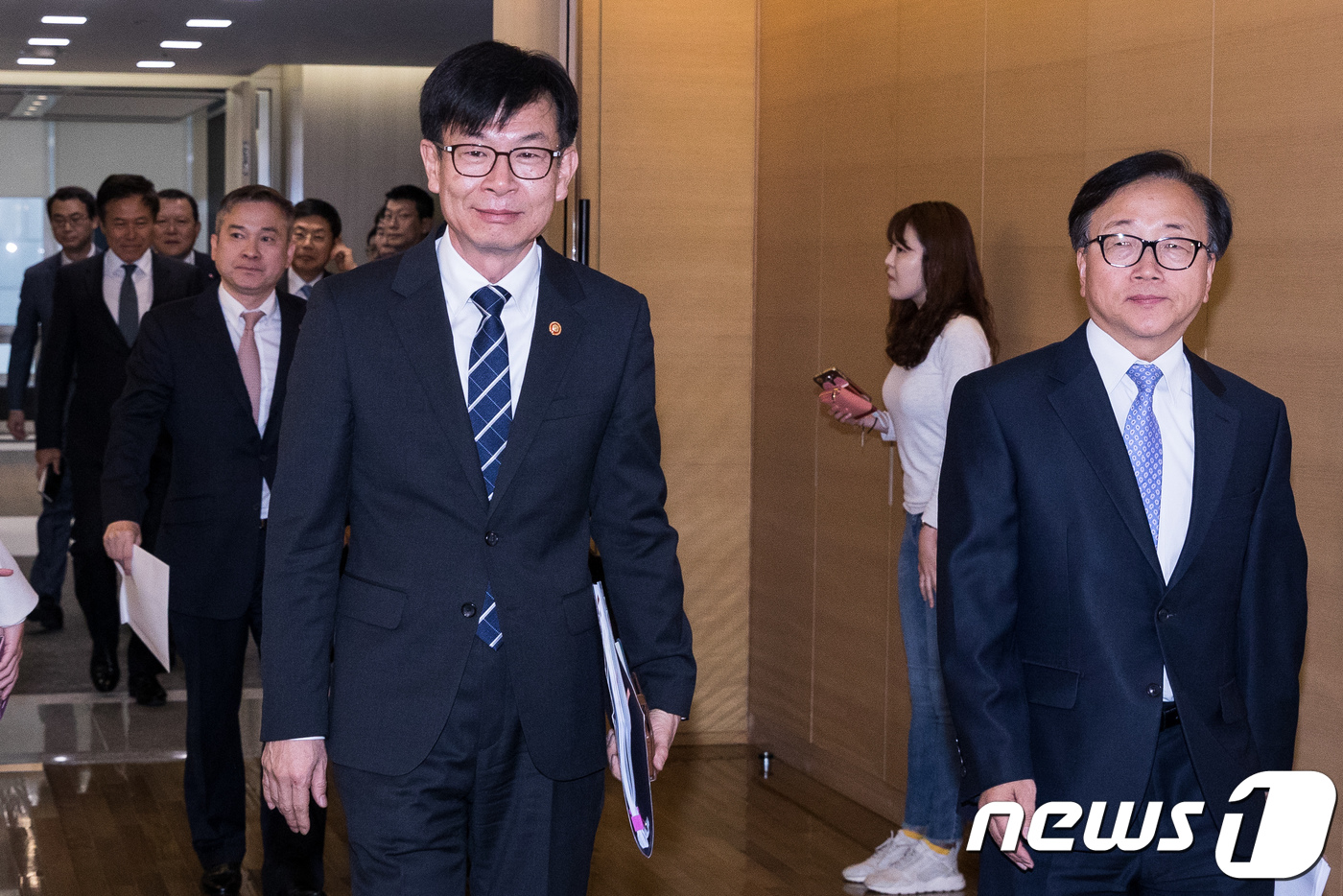입장하는 김상조-이동근