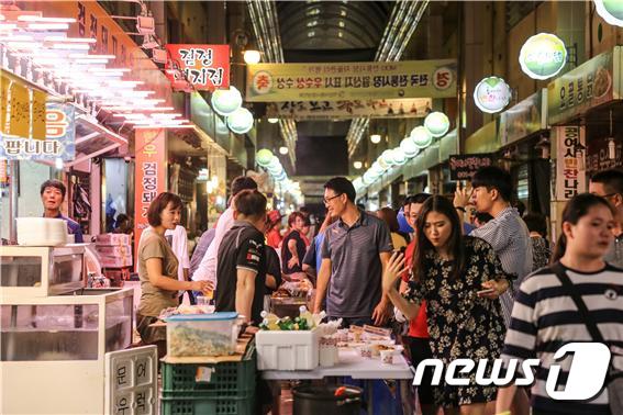 익산 중앙·매일·서동 야시장 12월까지 불 계속 밝힌다