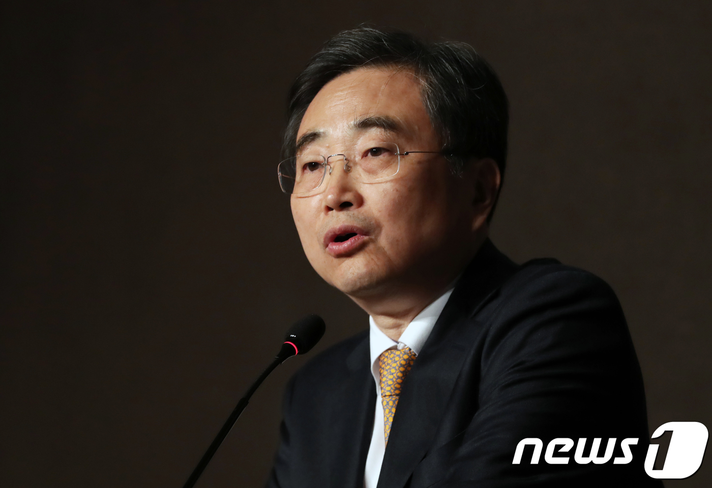 조현 양국의 발전을 위해 