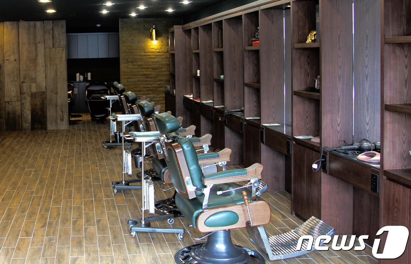 갤러리아타임월드, 남성전용 마제스티 바버샵 개장 