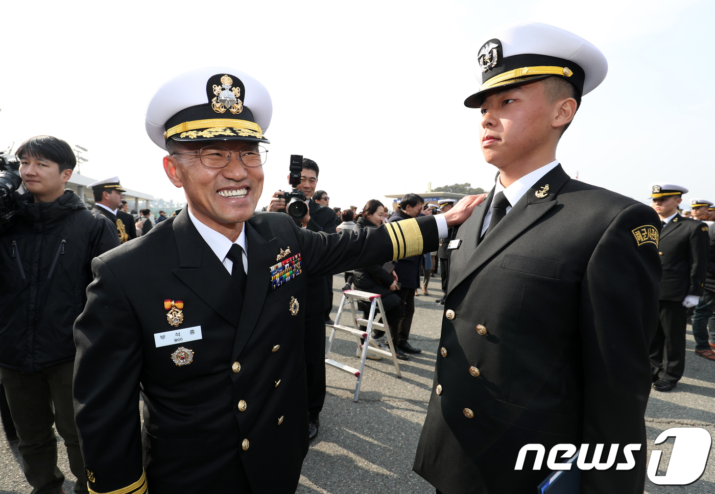 신입 사관생도 격려하는 부석종 중장