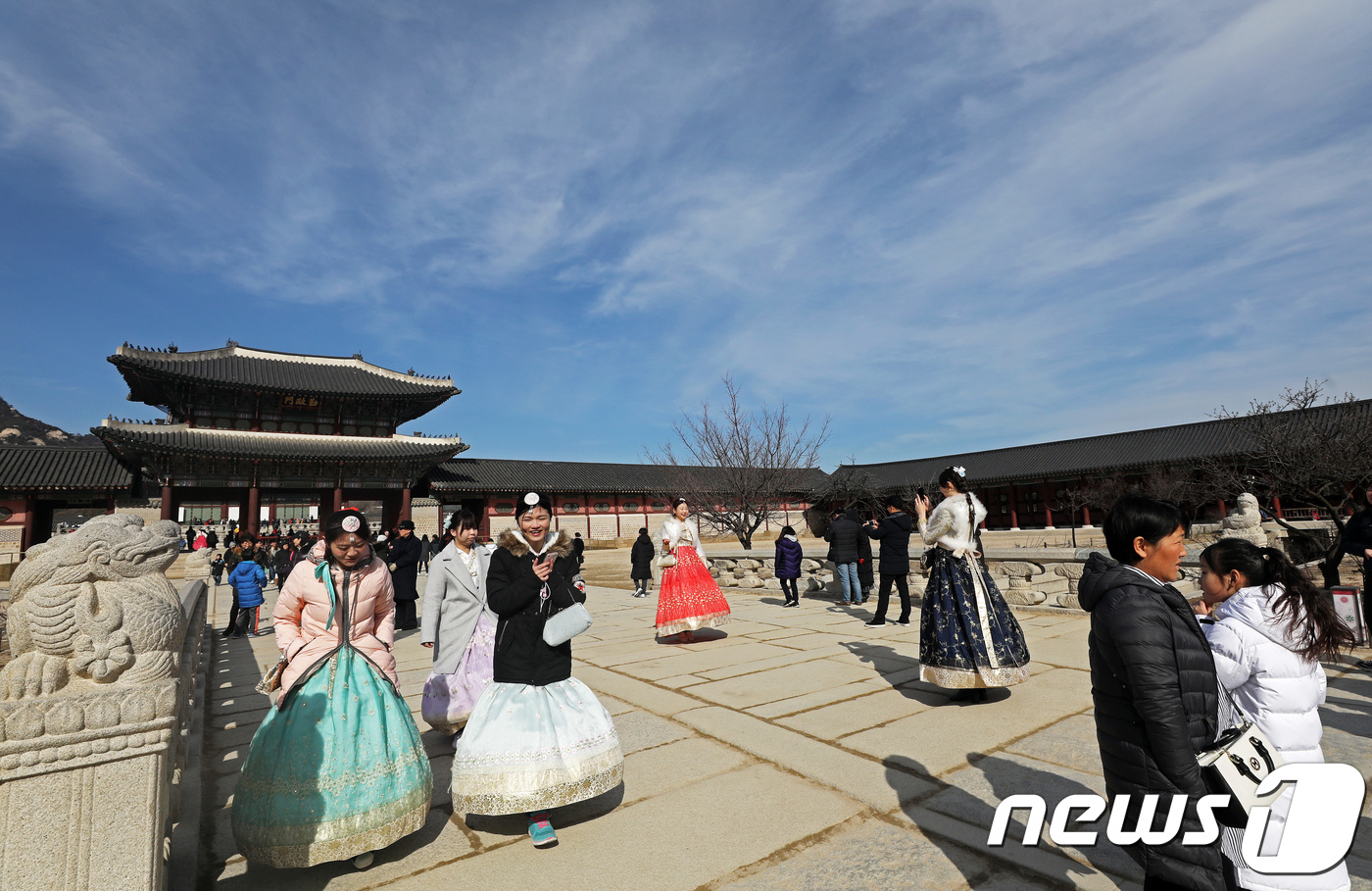 [오늘날씨] 쾌청하고 포근한 설날…한낮 서울 4도·강릉 8도