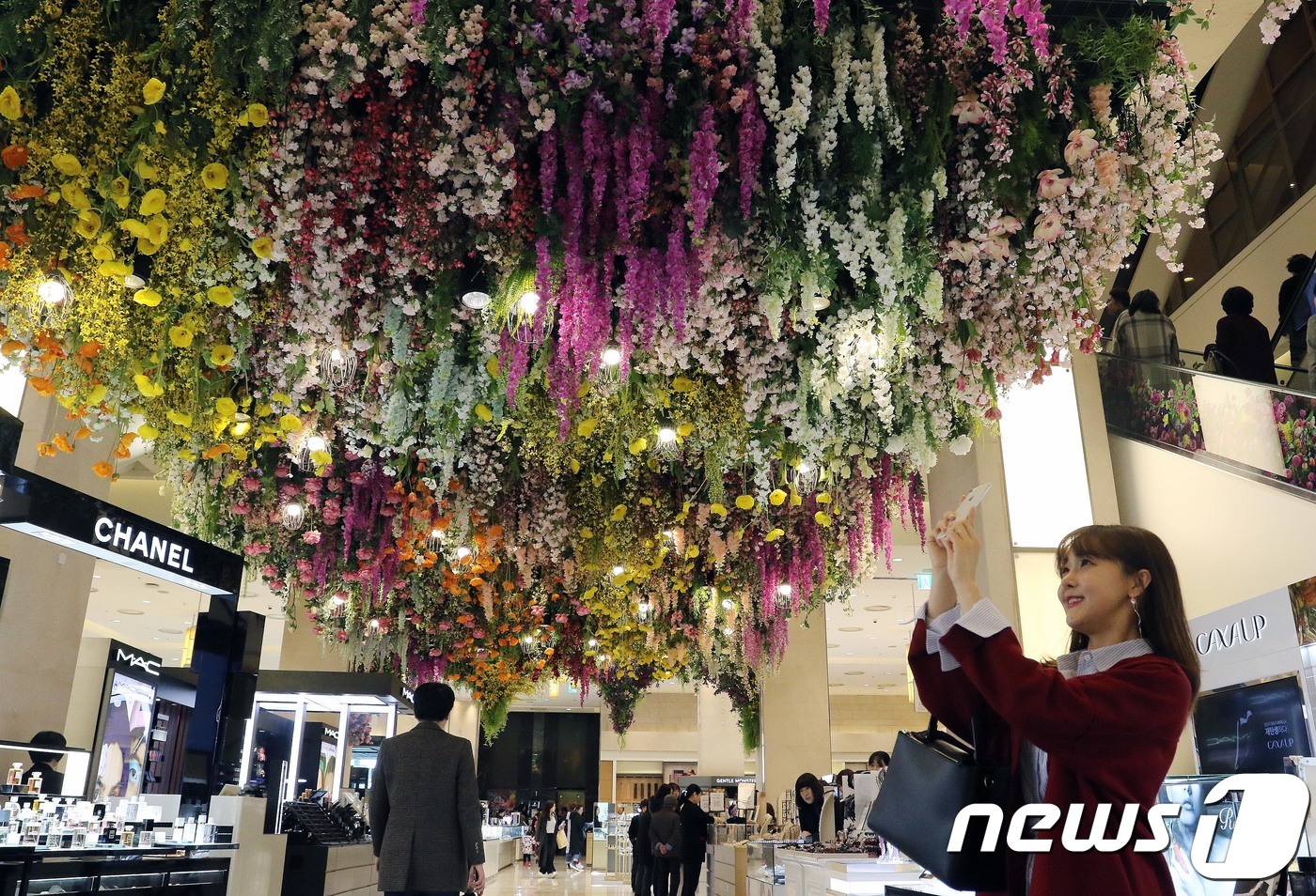봄이 찾아온 신세계백화점