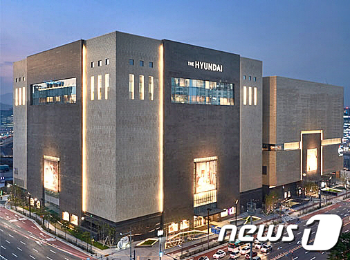 [주말쇼핑포인트]휴가 때 입을 수영복, 백화점서 골라볼까?
