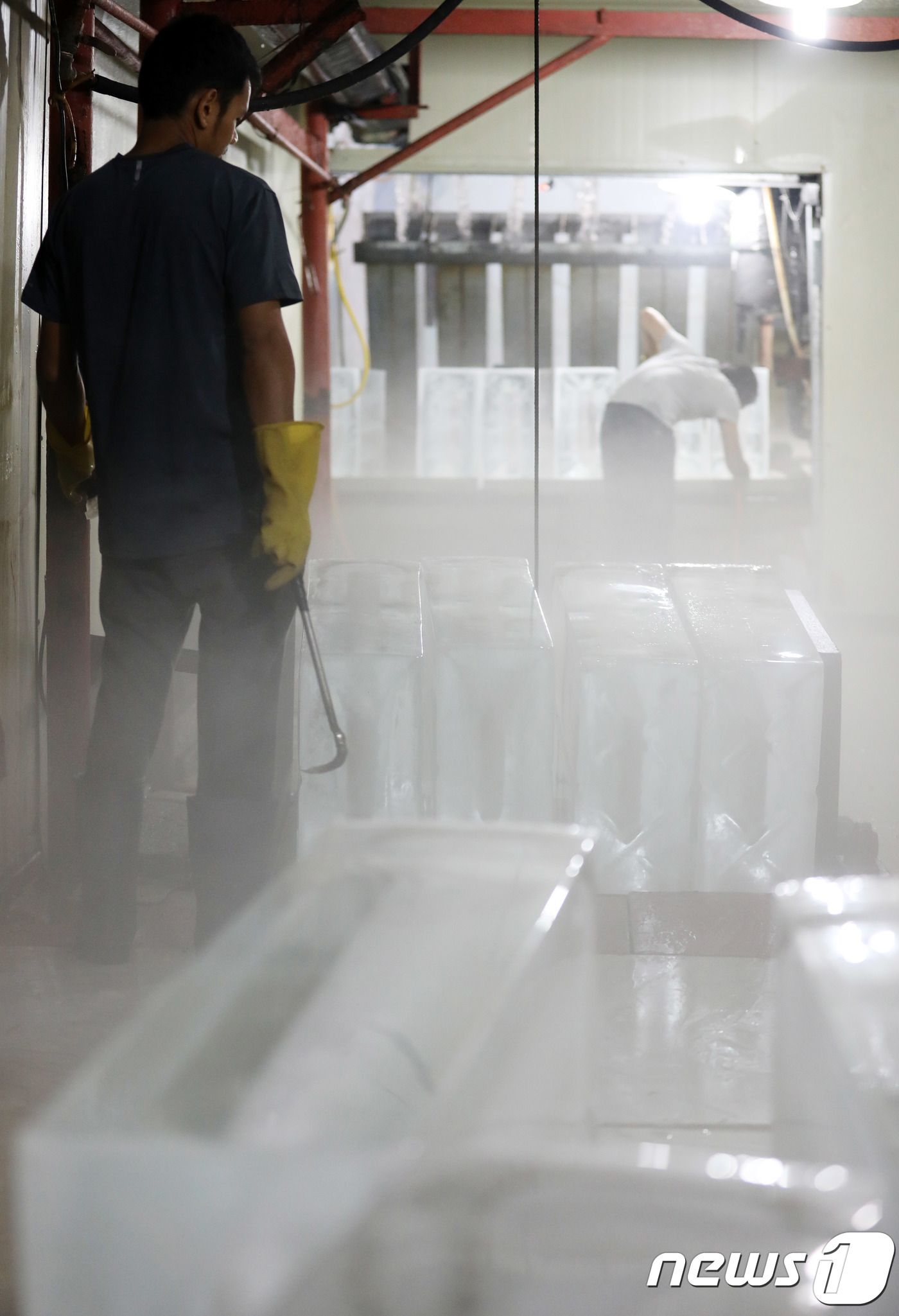 폭염 잡는 얼음공장 바쁘다 바빠