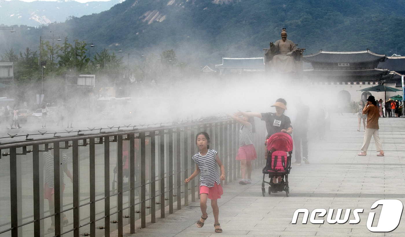 도심열기 식혀주는 쿨링포그