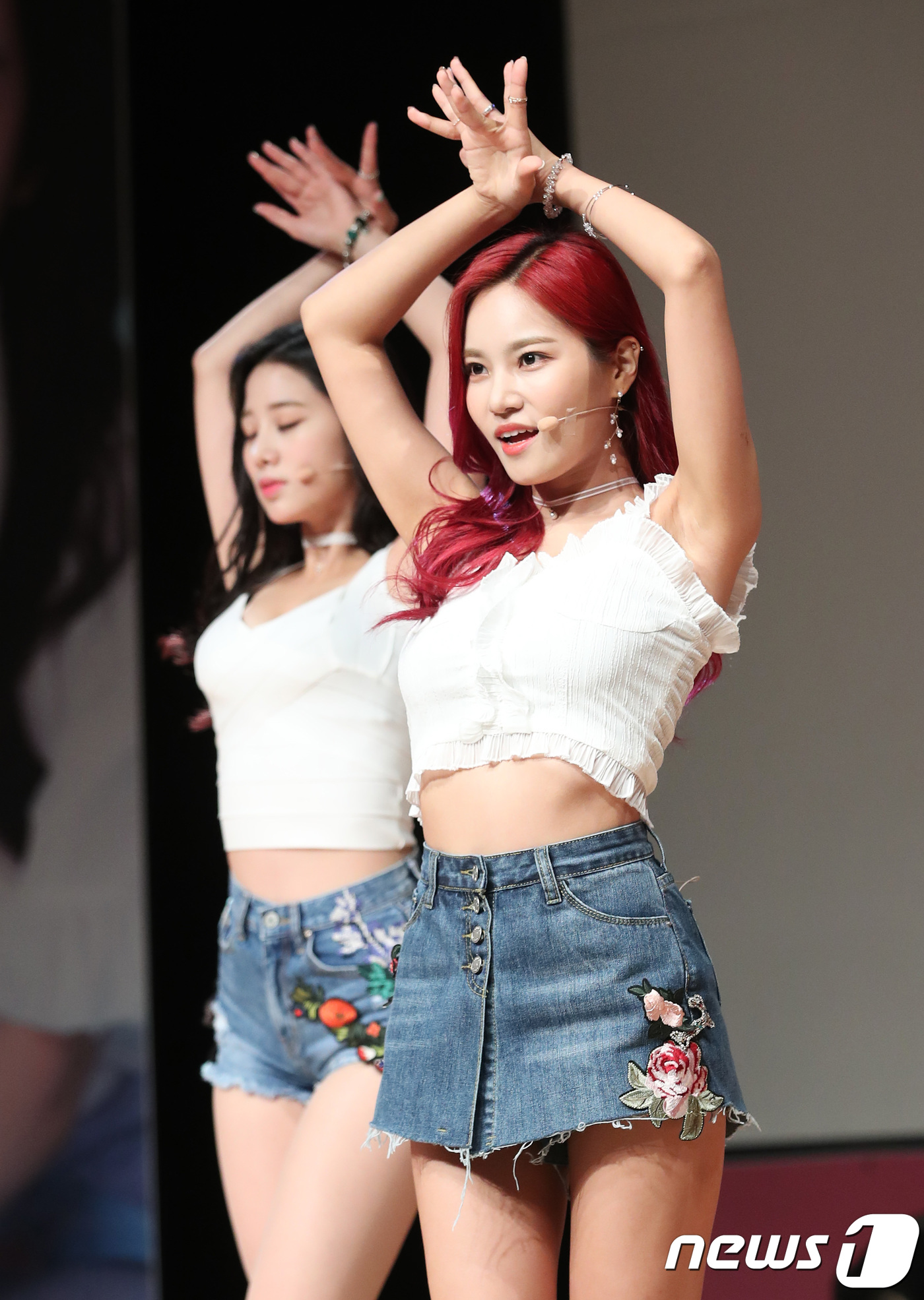 베리굿 서율, 매혹적인 레드 헤어