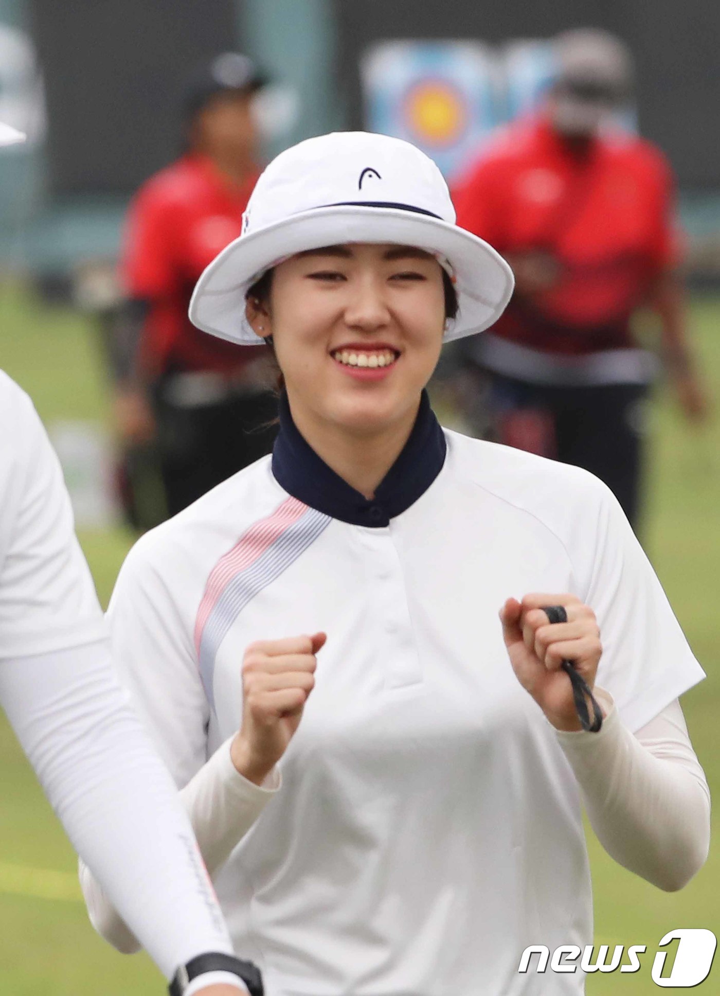 파이팅 외치는 소채원