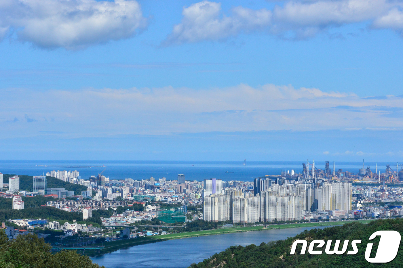 가을하늘과 동해바다