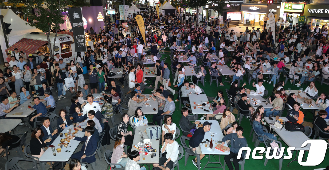 도심 속 맥주여행 신촌맥주축제