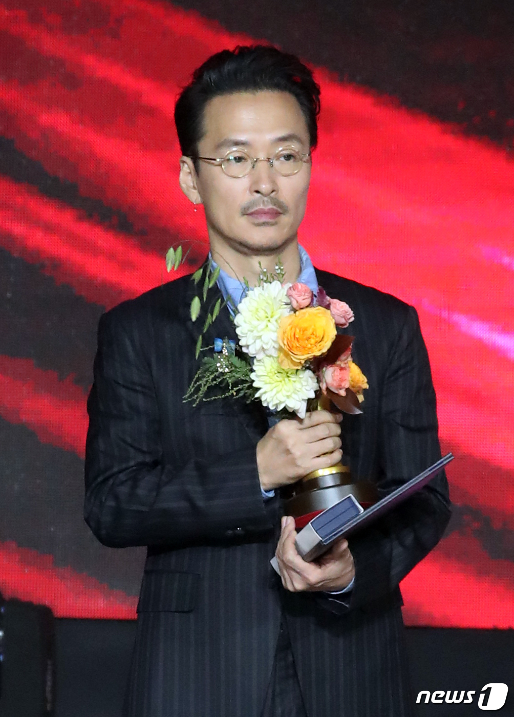 강산애, 오늘은 단정한 로커