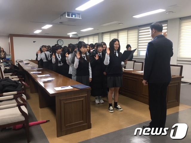 나도 오늘은 진안군청 공무원…중학생들 공무원 체험