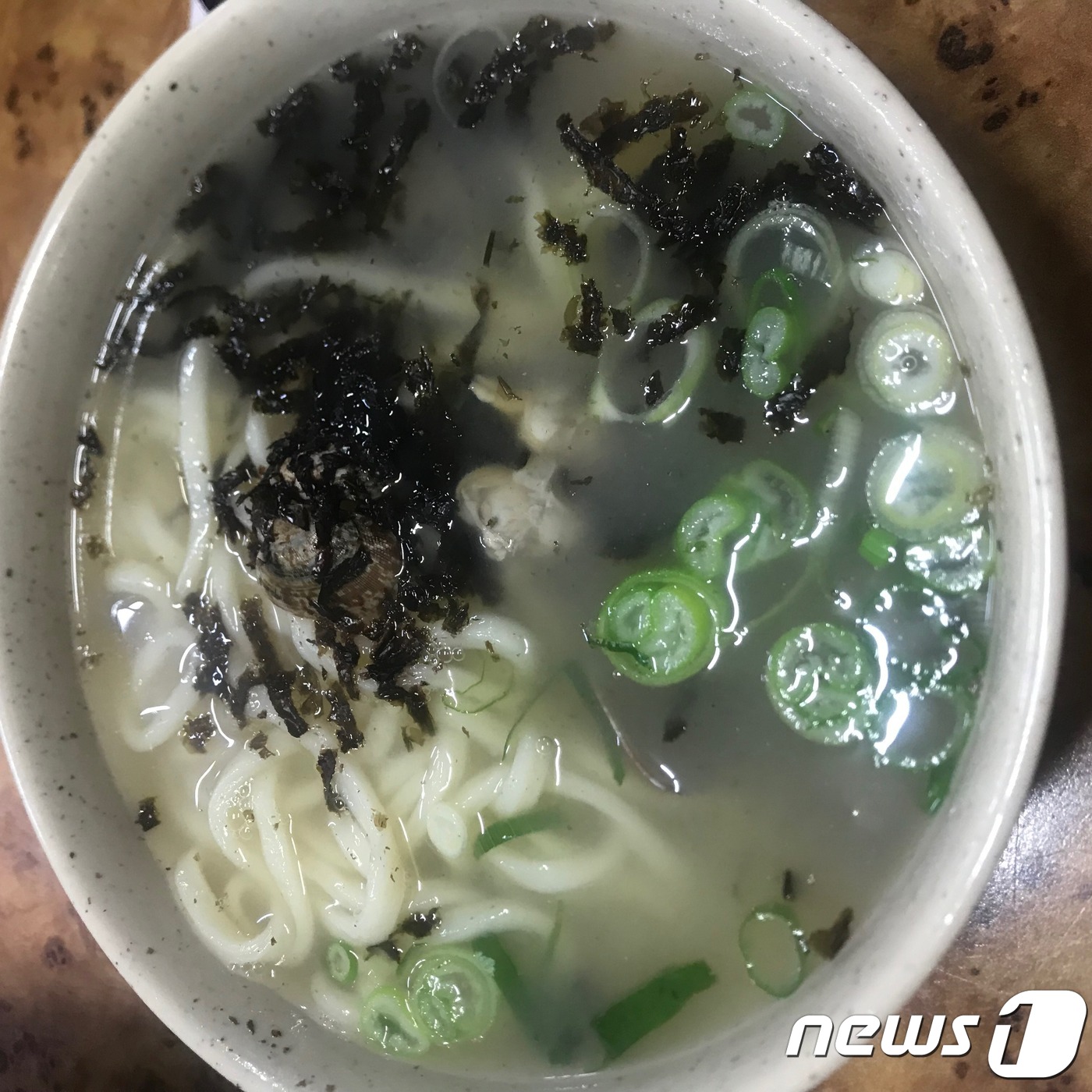 뜨끈한 국물요리 맛집에서 겨울 한파 거뜬하게 이겨내기