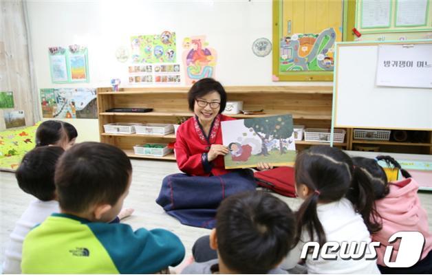 전남도, 아름다운 이야기할머니 21명 모집 