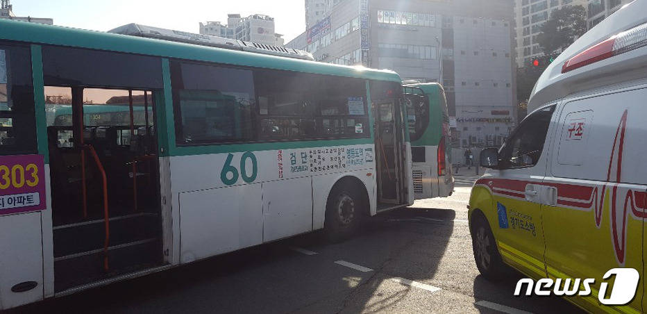 김포 감정동 홈플러스 앞서 버스끼리 추돌사고…9명 경상