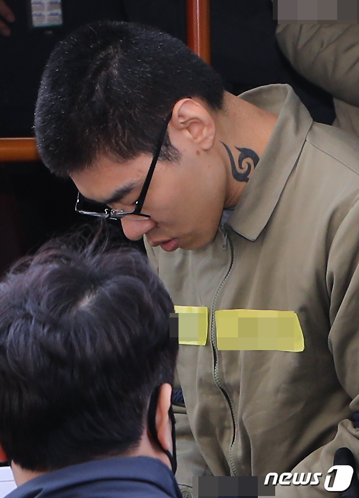 강서 PC방 살인 김성수 첫 공판…동생 말리려 피해자 허리잡아 