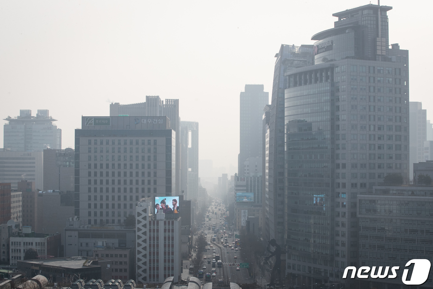 미세먼지 내려앉은 도심