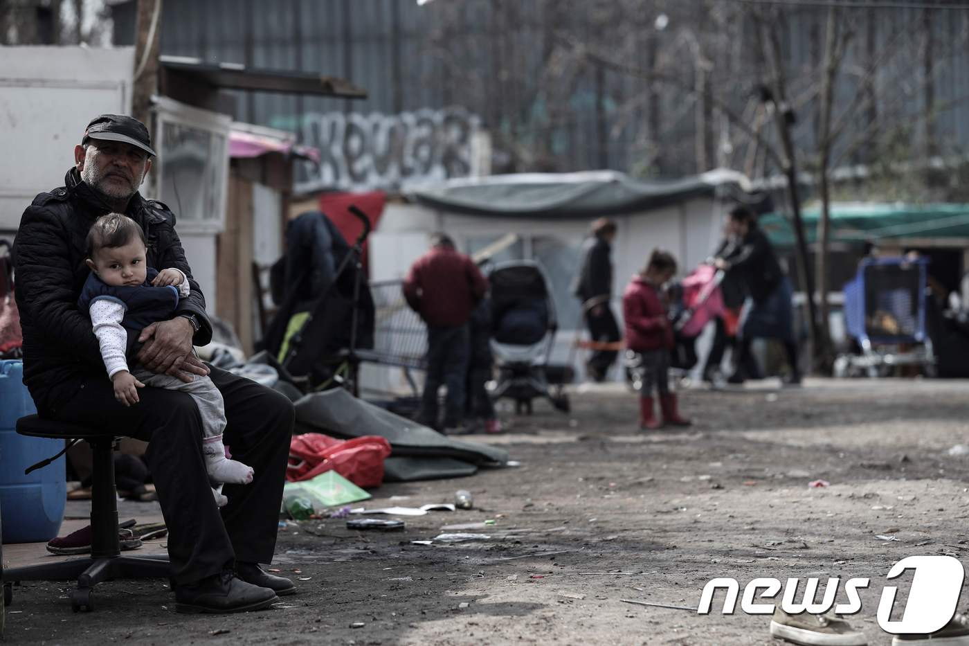 아이들 잡아간다는 가짜뉴스에 몸살앓는 집시들