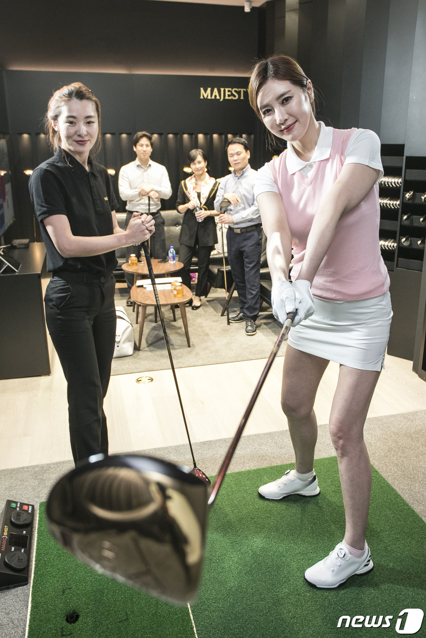 마제스티 골프 프라자 강남’으로 오세요!