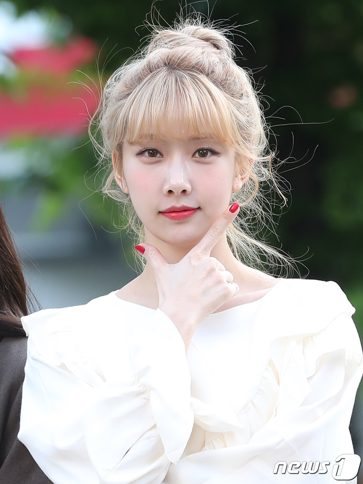 다이아 유니스, 브이라인 미녀