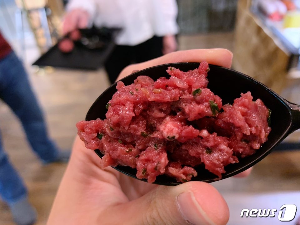 프랑스에선 육회가 여름 별미였다니