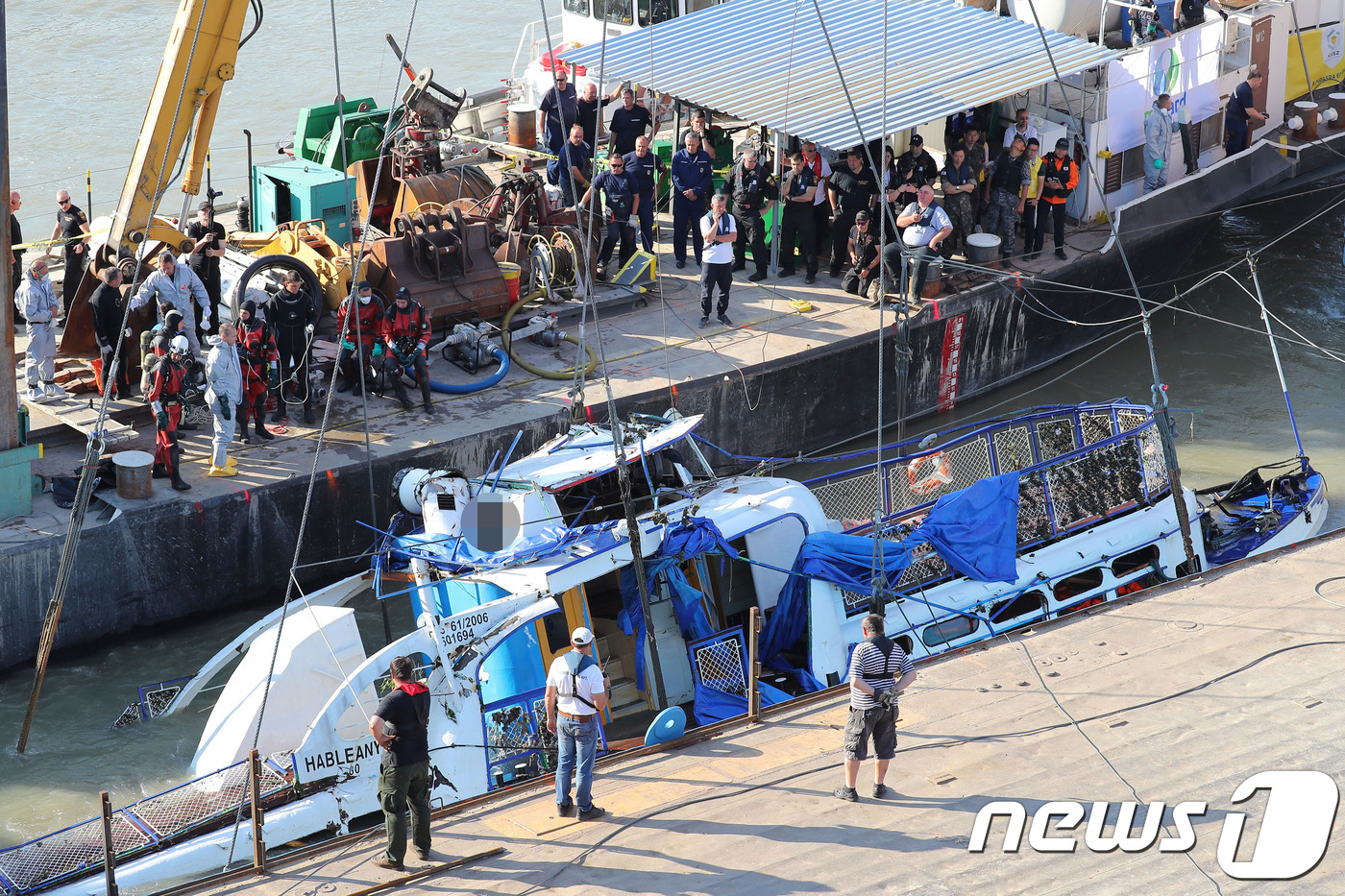 수면 위로 올라온 허블레아니호 처참한 모습