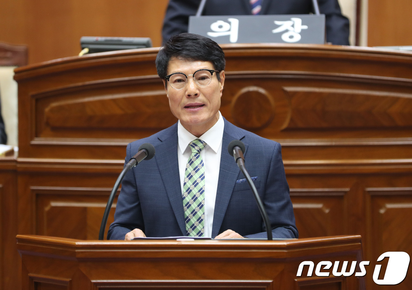 최명철 전주시의원 전주시청, 롯데백화점으로 이전하자
